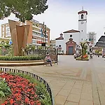 Urban Bay Center & Фуенхірола